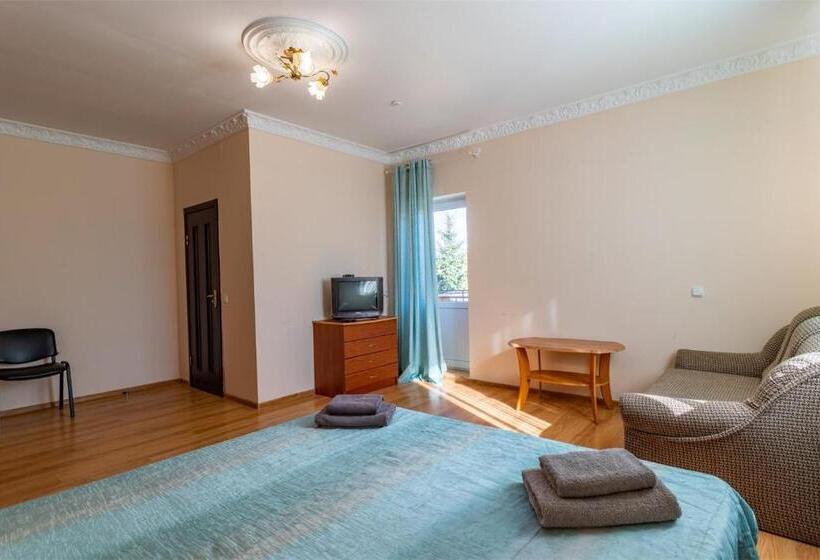 سوییت, вілла юран східниця