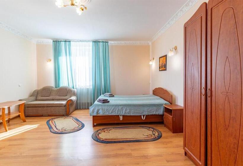 سوییت, вілла юран східниця