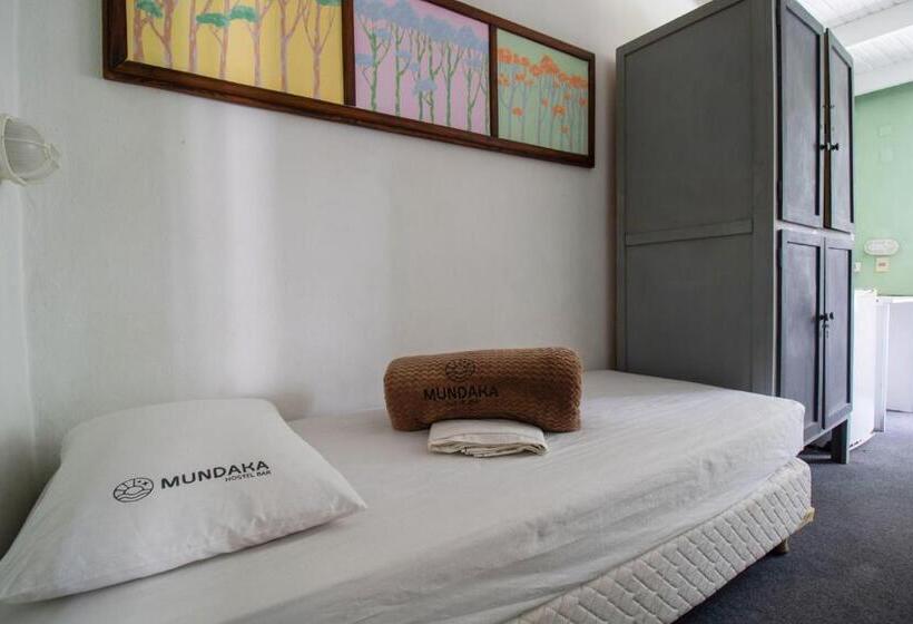 スタンダードルーム, Mundaka Hostel Y Bar