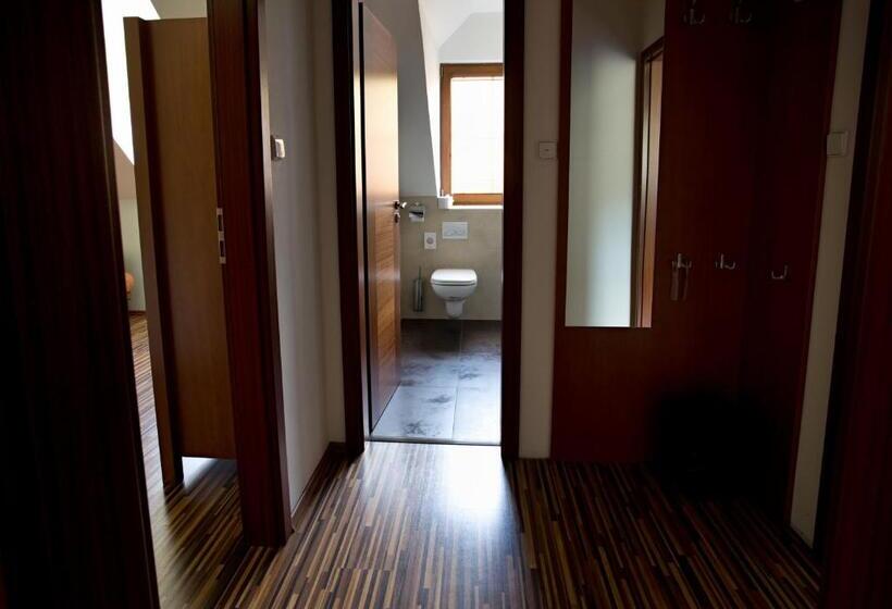 جناح سوبيريور, Penzion Trojkámen