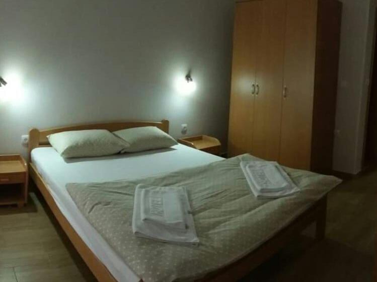 اتاق استاندارد, Prenoćište I Restoran Ihthis