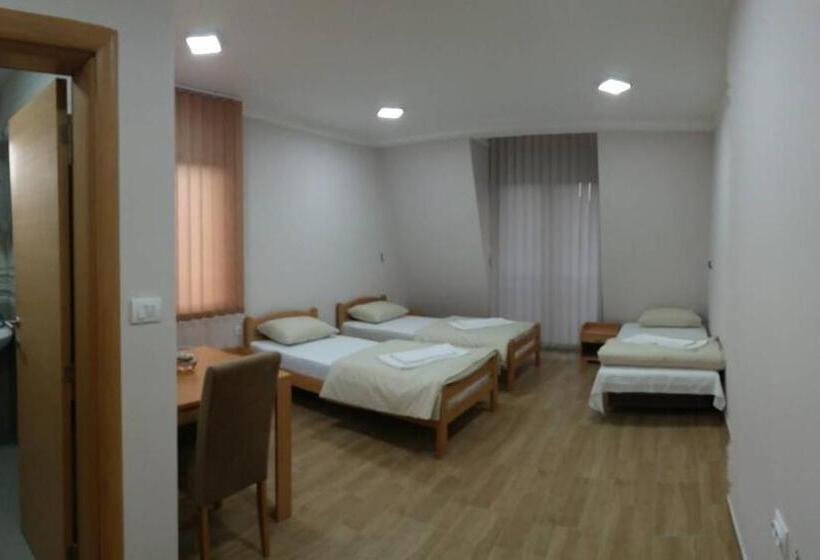 اتاق استاندارد سه نفره, Prenoćište I Restoran Ihthis