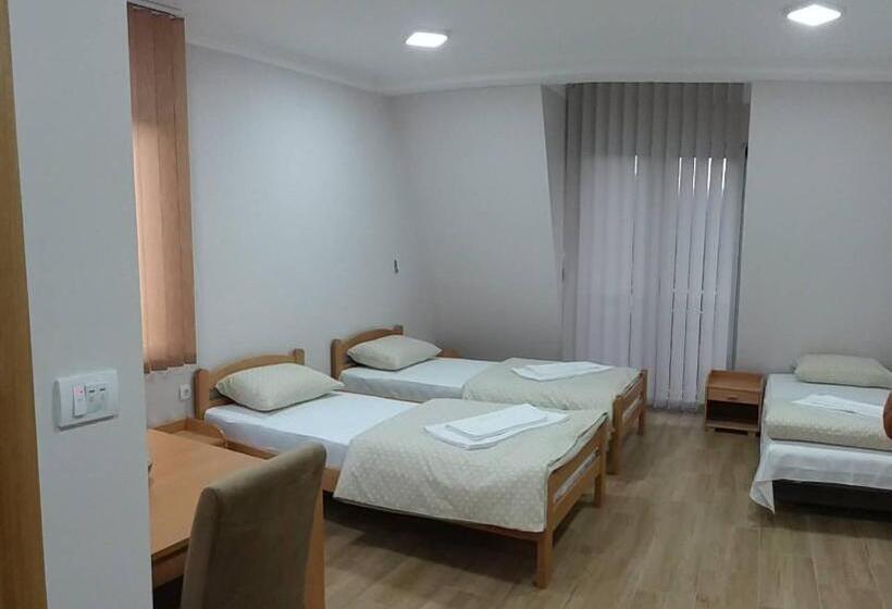 اتاق استاندارد سه نفره, Prenoćište I Restoran Ihthis