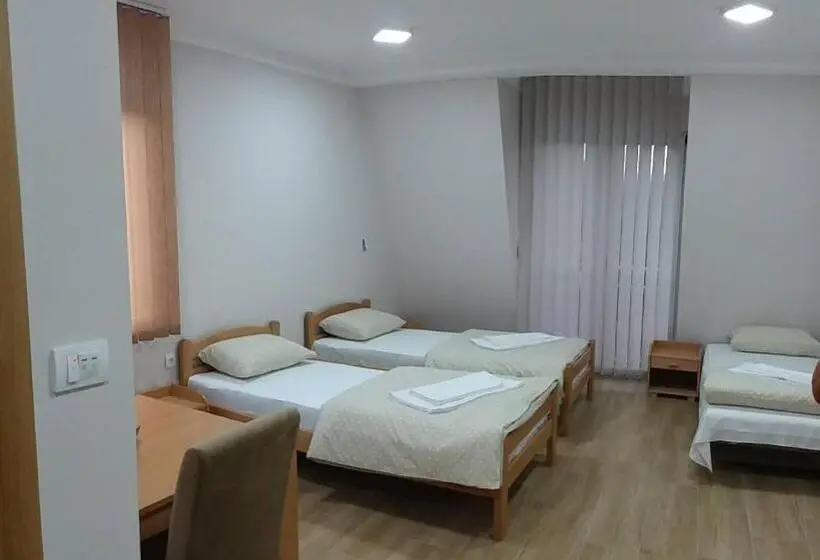 اتاق استاندارد سه نفره, Prenoćište I Restoran Ihthis