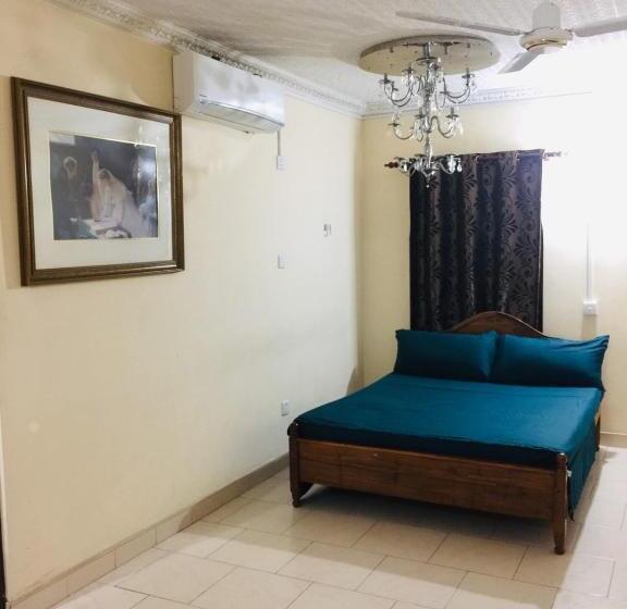 اتاق استاندارد, Senthil Complex