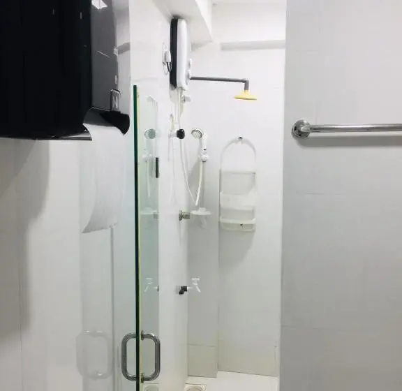 Quarto Familiar, Senthil Complex