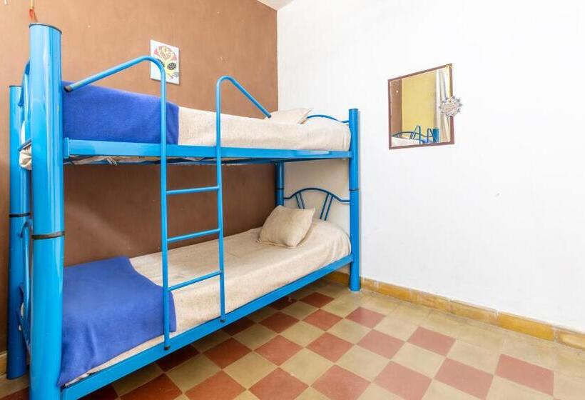 تختخواب در اتاق مشترک, Puerta Azul Hostel