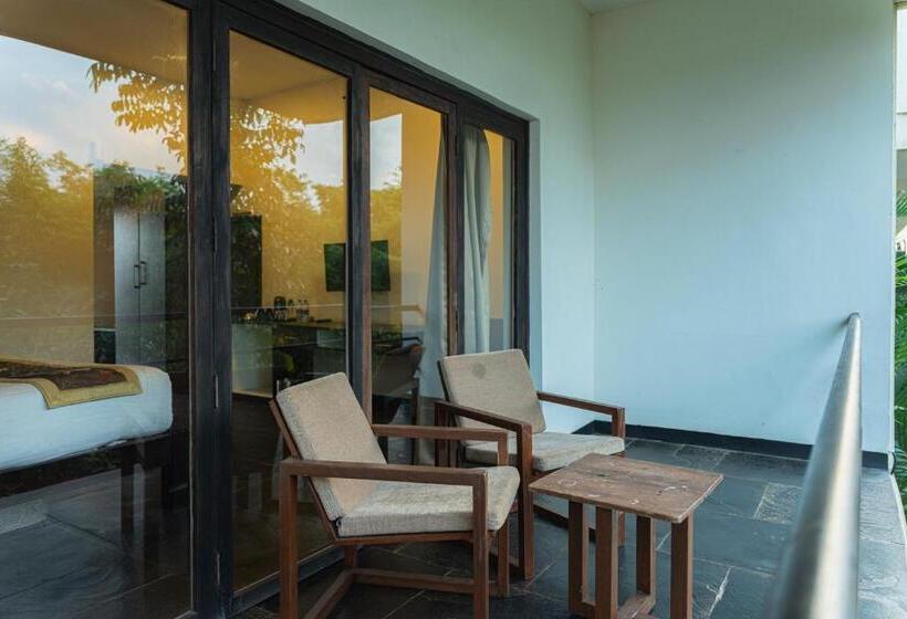 带阳台套房, Starling River Resort Dandeli