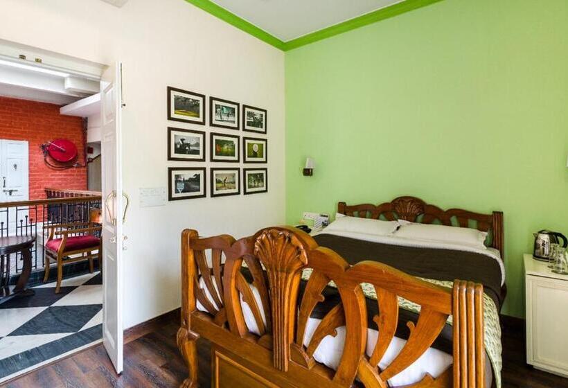 디럭스 룸, The Corner Courtyard