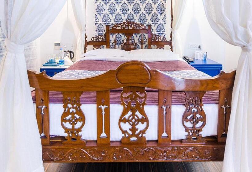 디럭스 룸, The Corner Courtyard