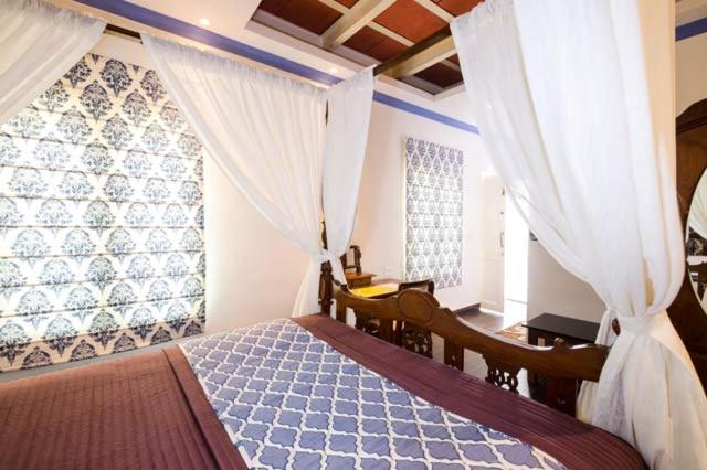 디럭스 룸, The Corner Courtyard