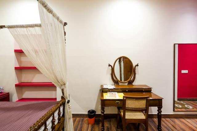 디럭스 룸, The Corner Courtyard