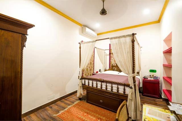 디럭스 룸, The Corner Courtyard