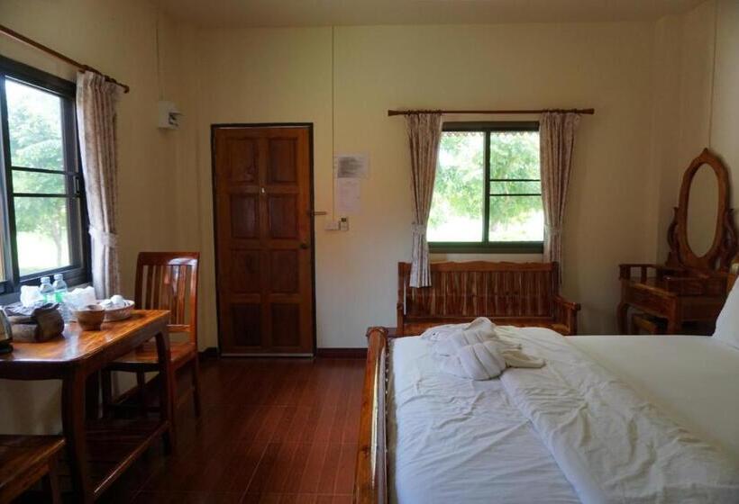 带大床的标准间, Ruean Phet Sawoei Resort