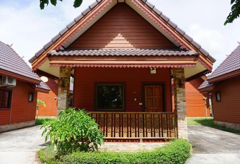 带大床的标准间, Ruean Phet Sawoei Resort