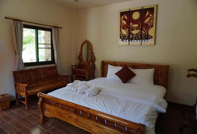 带大床的标准间, Ruean Phet Sawoei Resort
