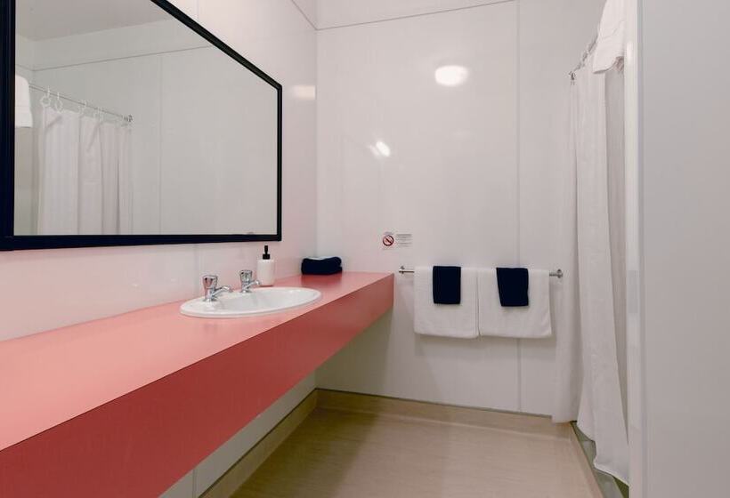 수피리어 스튜디오, Aotearoa Lodge