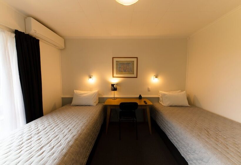 Студия Стандарт, Aotearoa Lodge