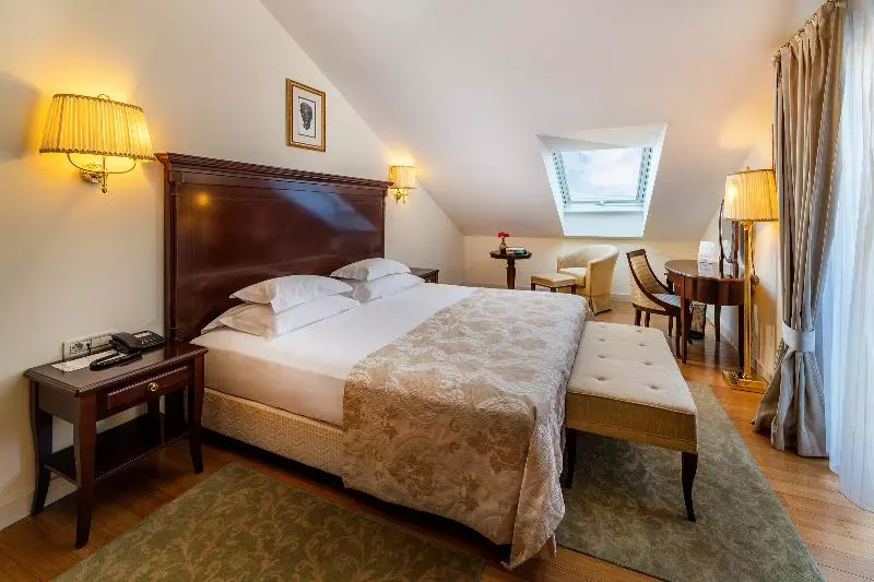 Quarto standard, President Solin