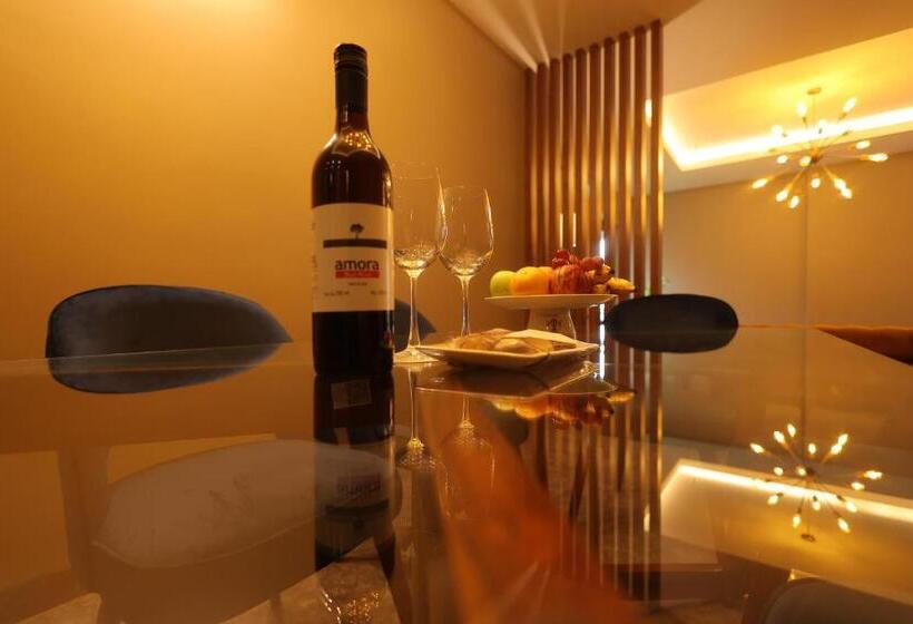 スイート（家族用）, Polo Towers Agartala