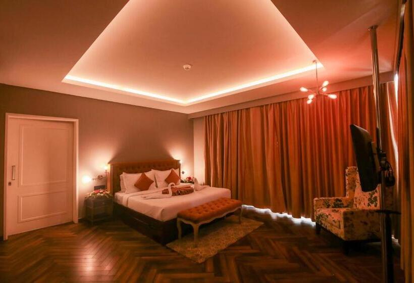 スイート（家族用）, Polo Towers Agartala