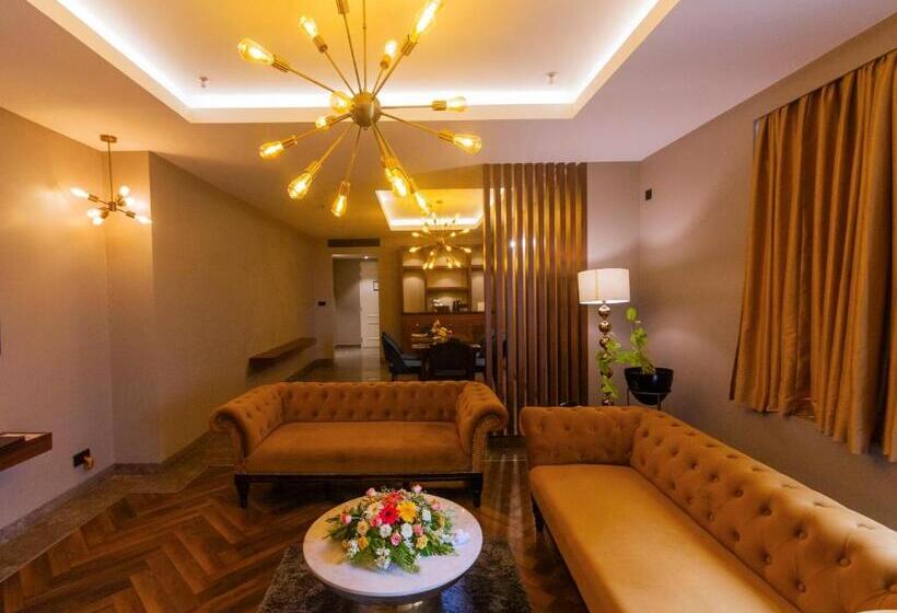 スイート（家族用）, Polo Towers Agartala