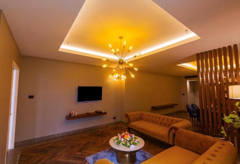 スイート（家族用）, Polo Towers Agartala