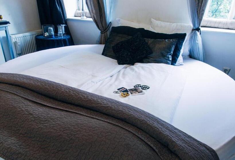 اتاق رویال, Clinkcoco