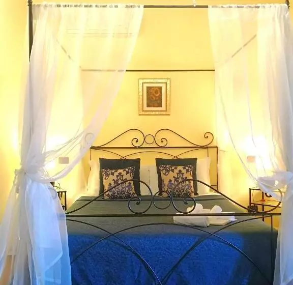 اتاق استاندارد, Window To The Tower