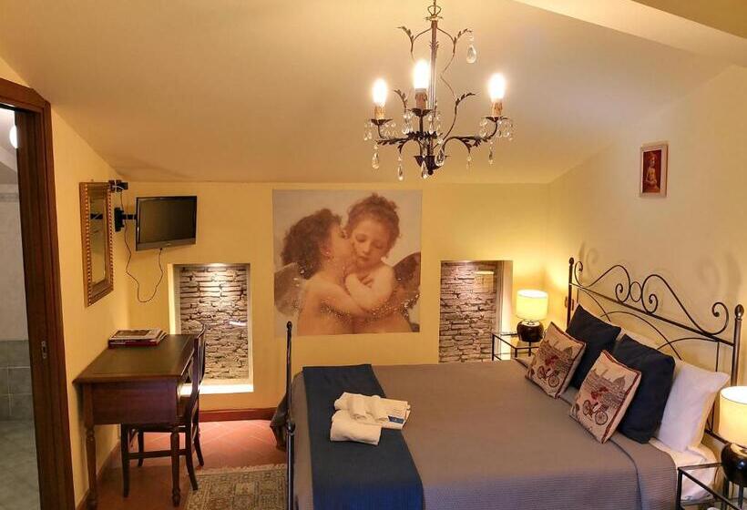 اتاق استاندارد یک نفره, Window To The Tower