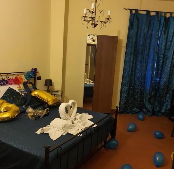 اتاق خانوادگی, Window To The Tower