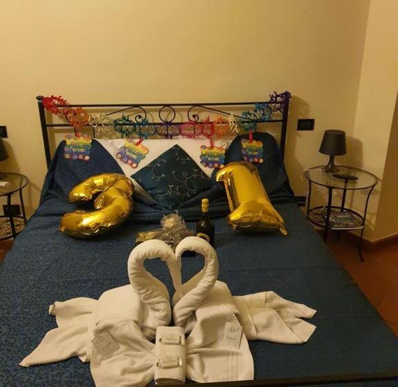 اتاق خانوادگی, Window To The Tower