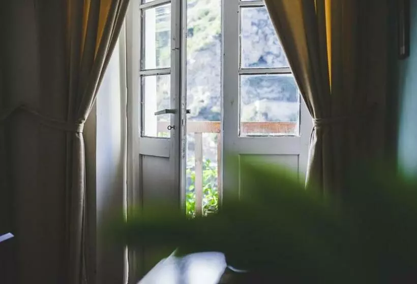 バルコニー付きスタンダードルーム, Berat Backpackers Hostel