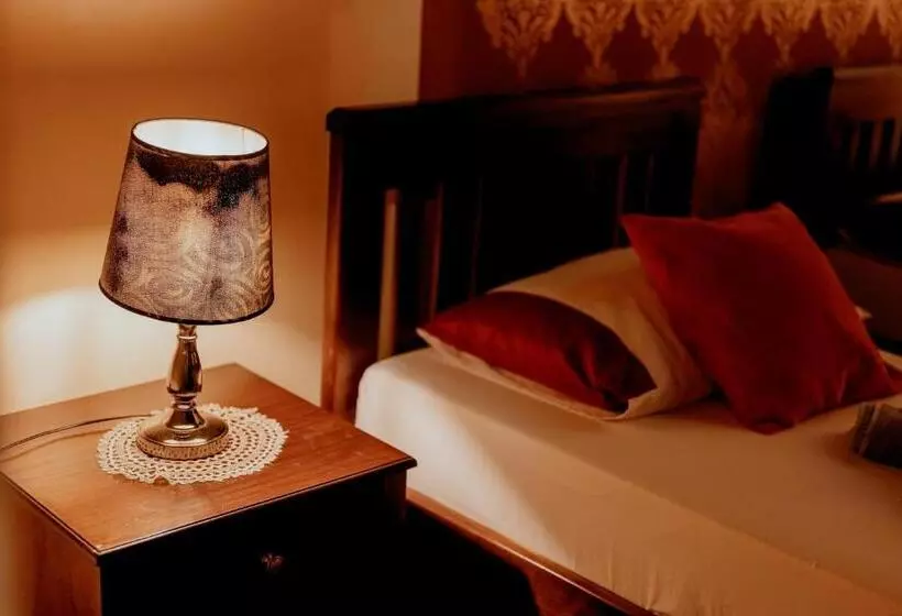 テラス付きスタンダードルーム, Berat Backpackers Hostel