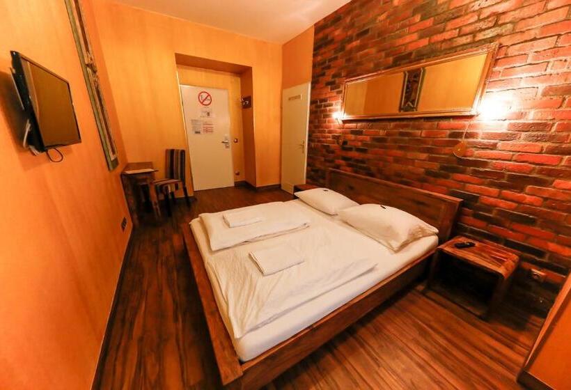 اتاق پرمیوم, Do Step Inn Home   Hotel & Hostel