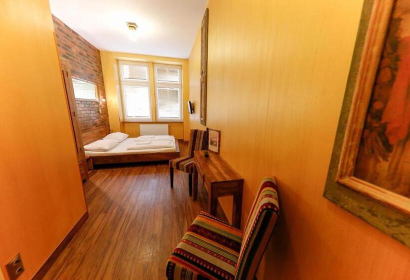 اتاق پرمیوم, Do Step Inn Home   Hotel & Hostel