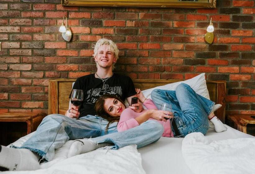 اتاق پرمیوم, Do Step Inn Home   Hotel & Hostel