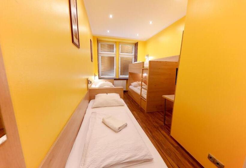 اتاق استاندارد چهار تخته, Do Step Inn Home   Hotel & Hostel