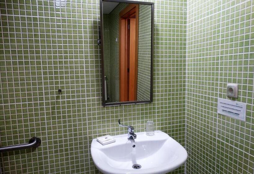 חדר סטנדרט מותאם לאדם עם מוגבלויות, Hi Melgaço   Pousada De Juventude   Hostel