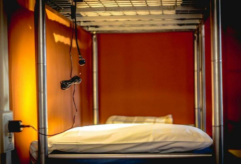 تختخواب در اتاق مشترک, Hostel Santa Monaca