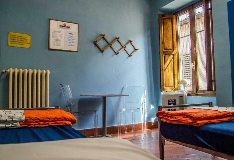 اتاق استاندارد با سرویس بهداشتی مشترک, Hostel Santa Monaca