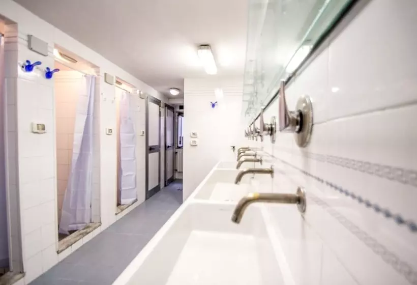 اتاق استاندارد با سرویس بهداشتی مشترک, Hostel Santa Monaca