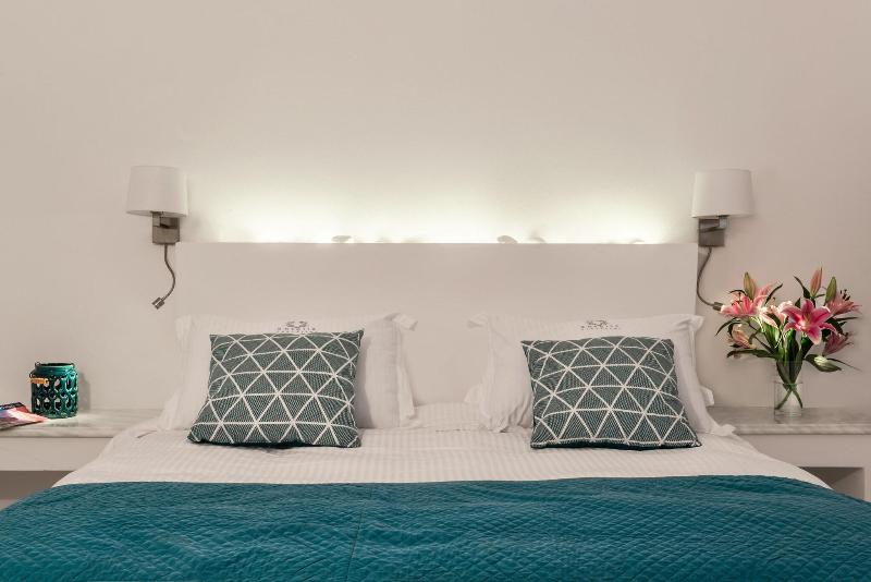 Villa 3 Chambres avec Piscine, Anteliz Suites