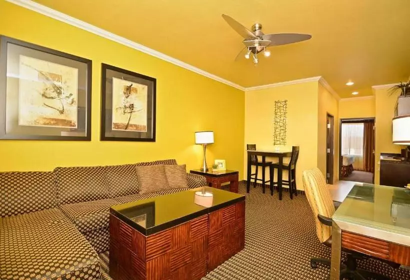 キングサイズベッドのスイートルーム, Best Western Plus Christopher Inn And Suites