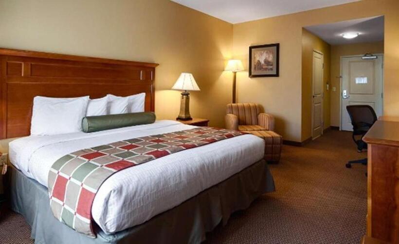 Номер Стандарт Кровать Кинг Адаптированный для Инвалидов, Best Western Plus University Park Inn & Suites