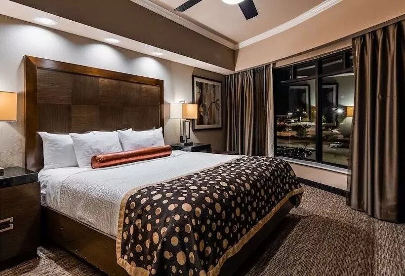 スイート, Best Western Premier Crown Chase Inn & Suites