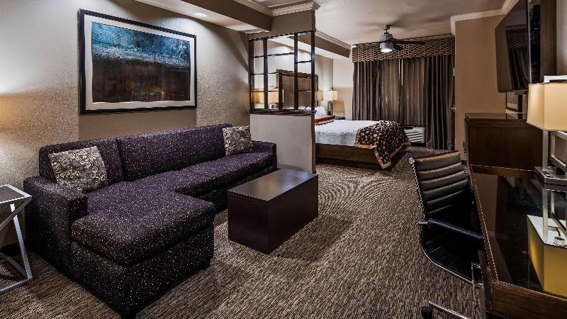 带大床的标准间, Best Western Premier Crown Chase Inn & Suites