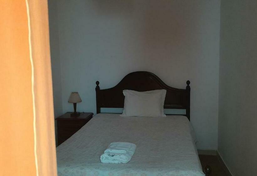 带共用浴室的标准房间, Caravela