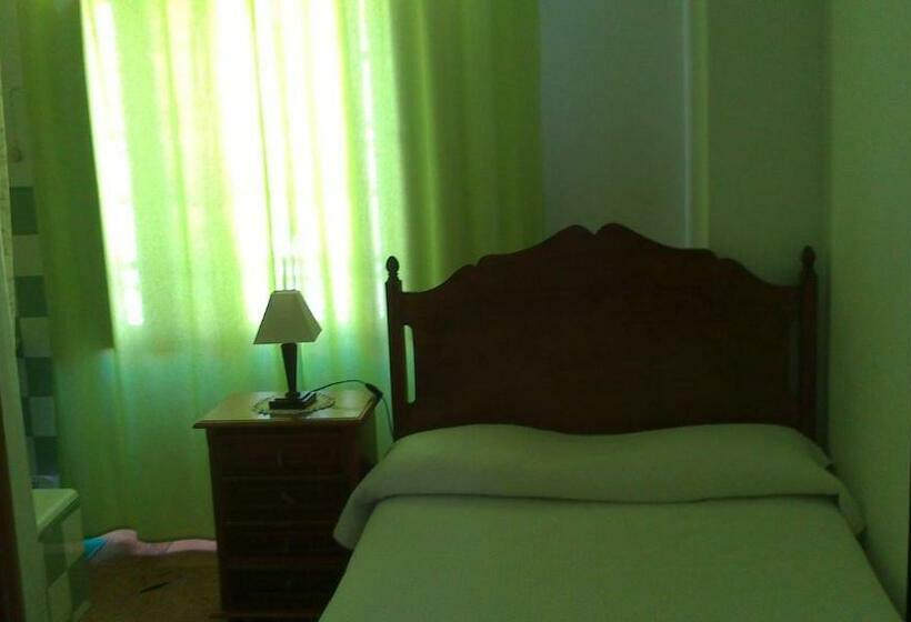 带共用浴室的标准房间, Caravela