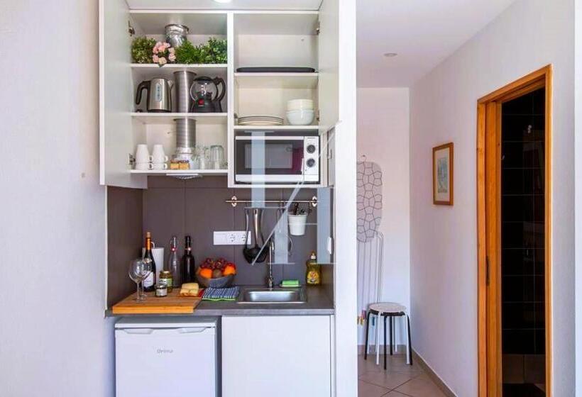 חדר דלוקס עם מרפסת, Casas Novas Guesthouse   Adults Only